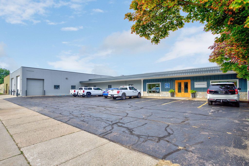 850 Maple Avenue, Holland city