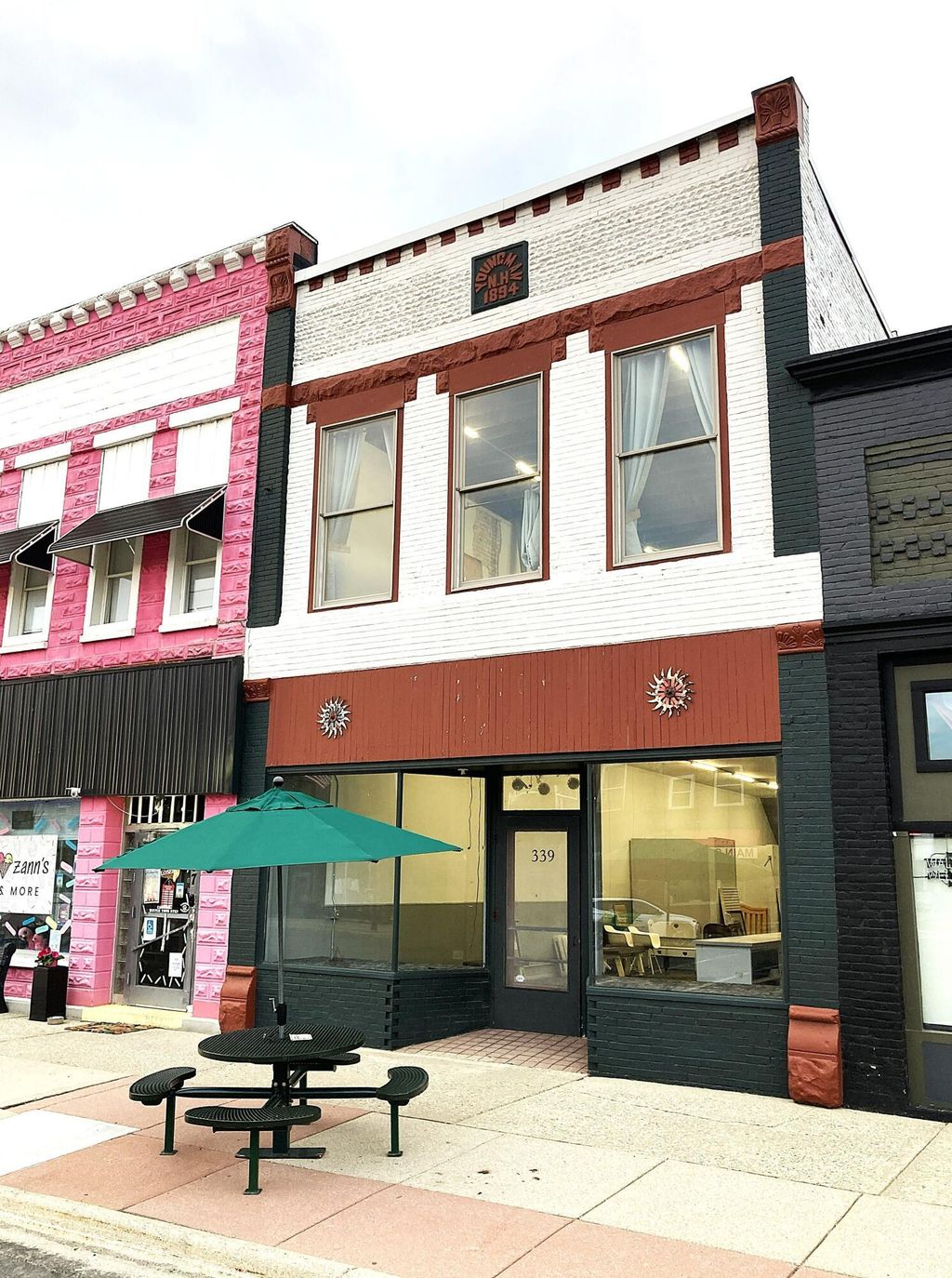 339 S Lincoln Avenue, Unknown City