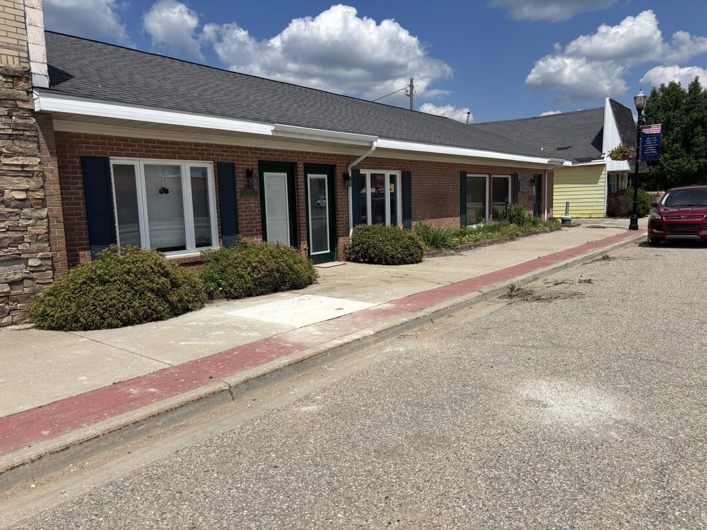 1159 E Wilcox Avenue, White Cloud city