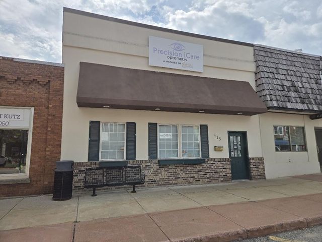 115 W Upton Avenue, Reed City