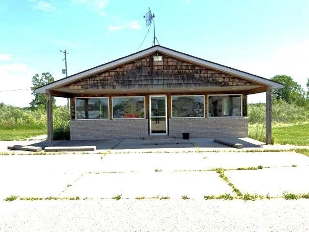 3160 M-65, Plainfield township