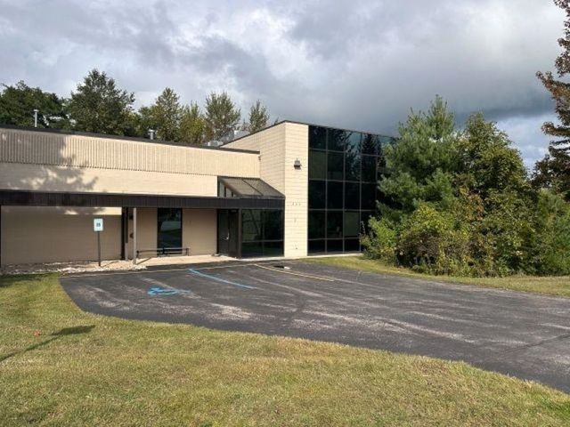 222 Industrial Park Dr, Elk Rapids