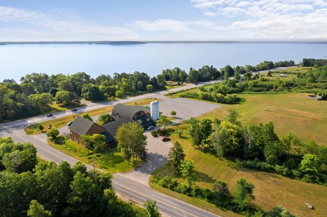 5046 S West Bay, Suttons Bay