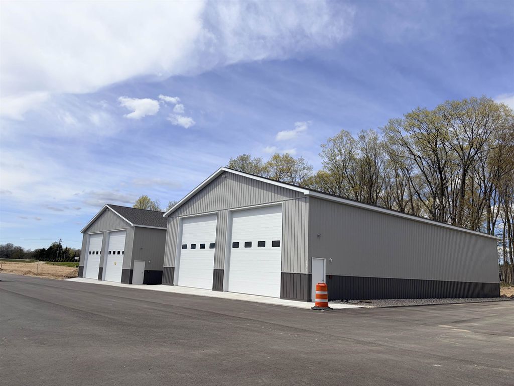 5789 Storage Loop, Blair township
