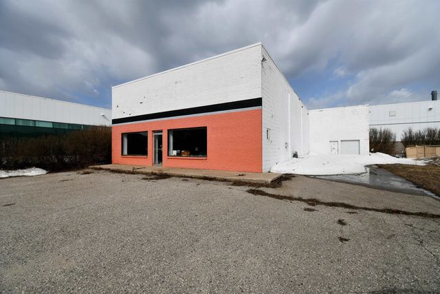 103 Harbor Dr, Charlevoix