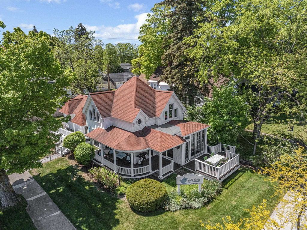 601 W Front, Traverse City city