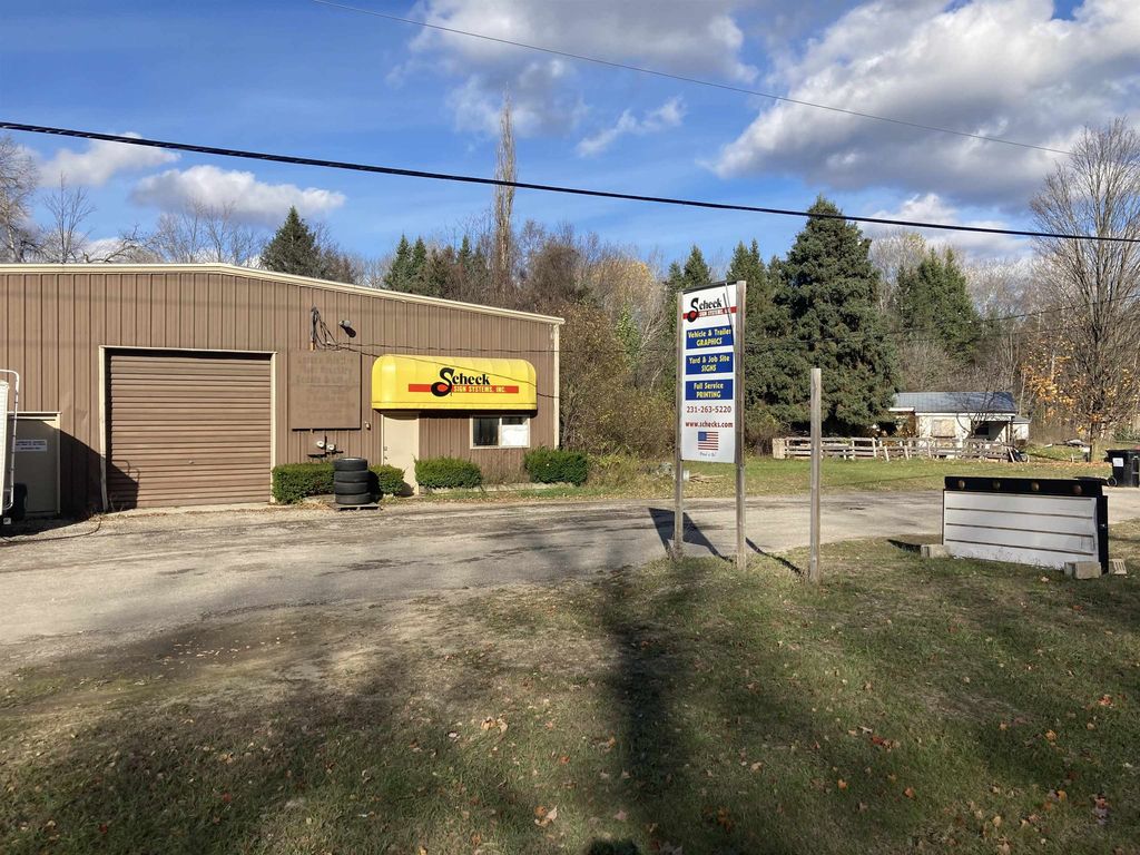 4205 E M-113, Paradise township