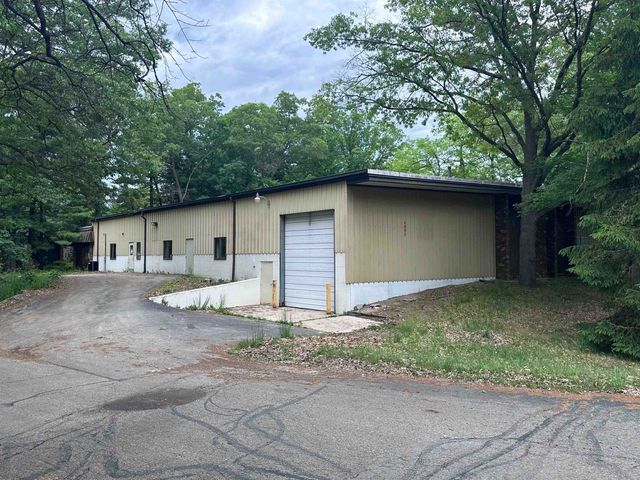 2883 Aero Park Dr, Traverse City