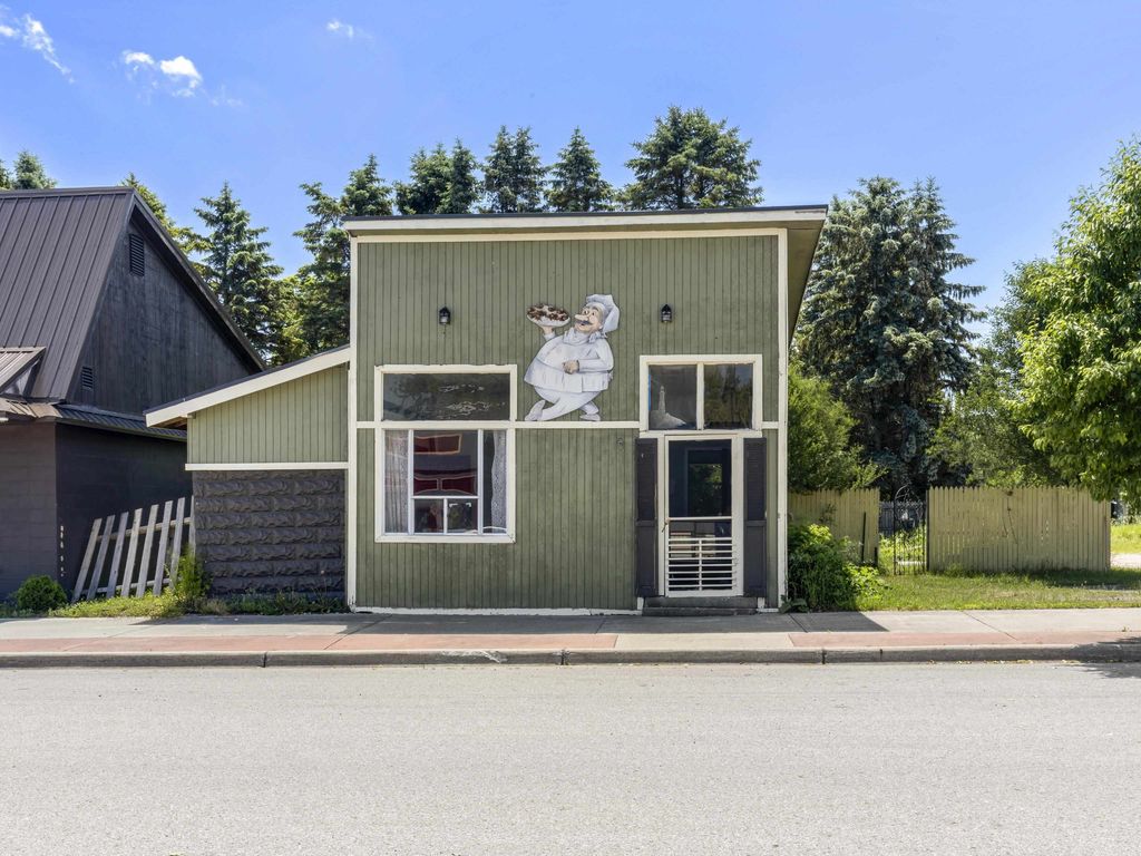 14811 Thompson Ave, Thompsonville village