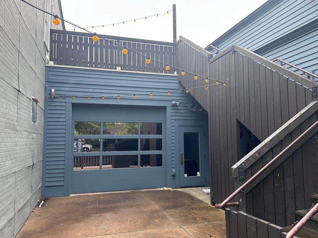423 S Union St, Traverse City city