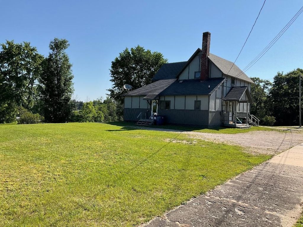 1148 S Mitchell St, Cadillac city