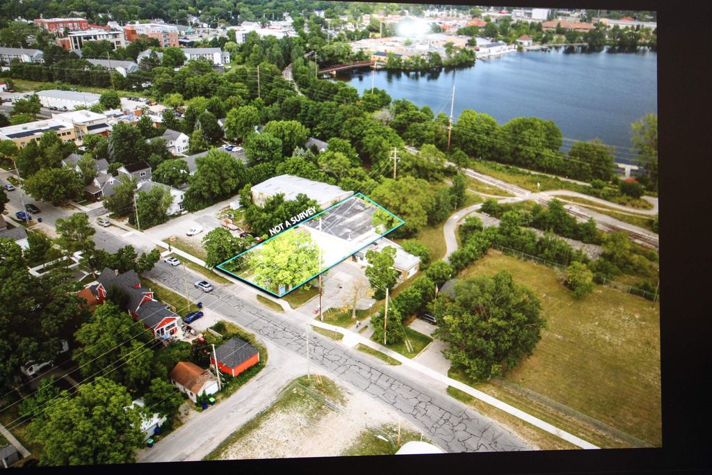 807 Lake Ave, Traverse City city