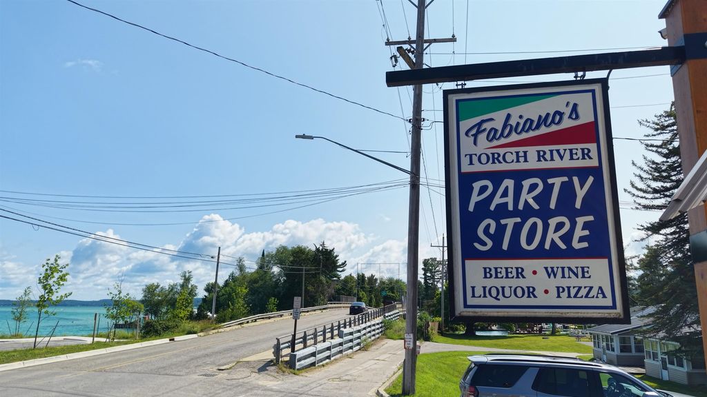 12938 Cherry Ave, Milton township