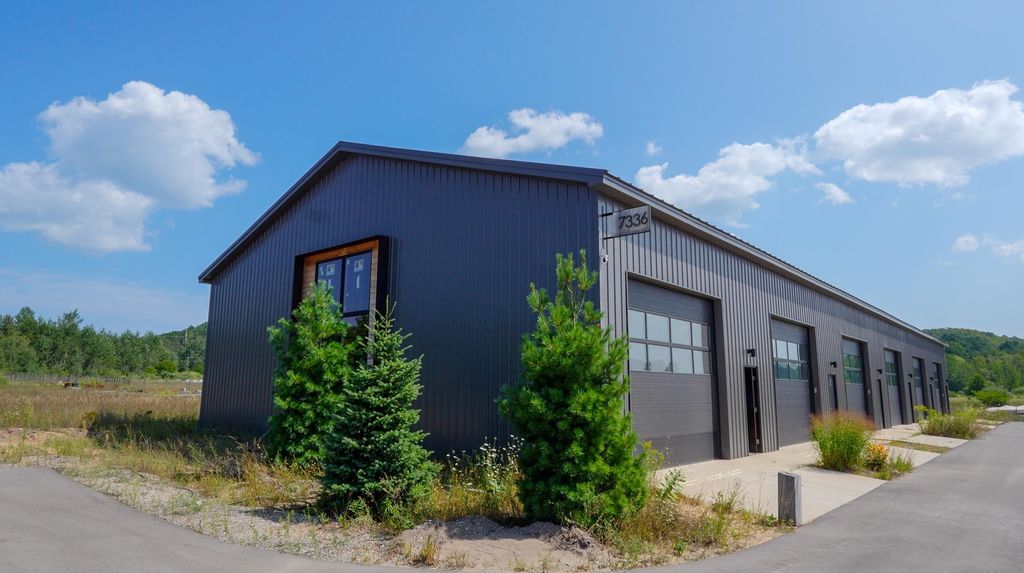 7336 E Duck Lake, Leland township