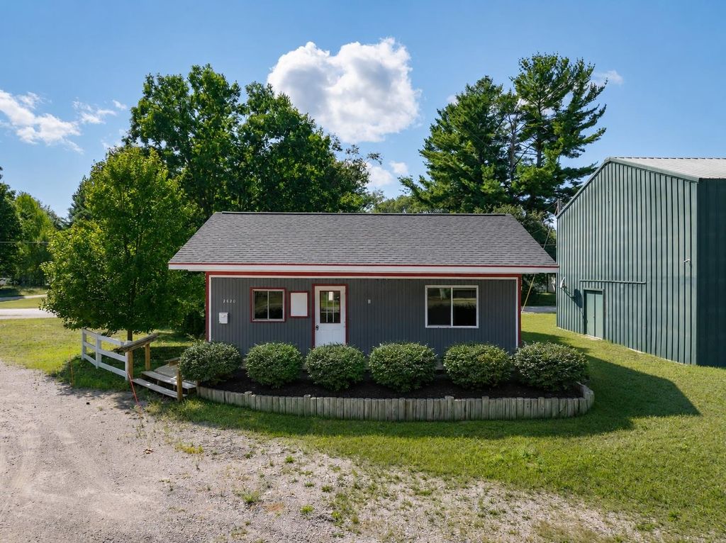 2620 J Maddy, Green Lake township