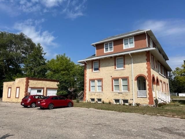 421 N State St, Alma
