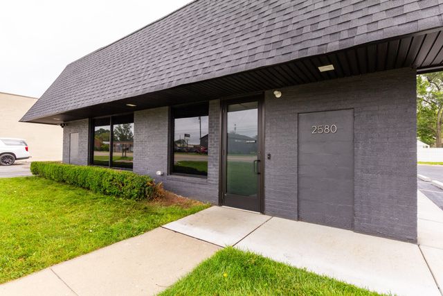 2580 Dixie Highway, Waterford