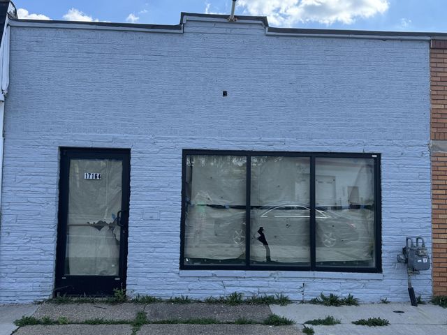 17164 E Warren Avenue, Detroit