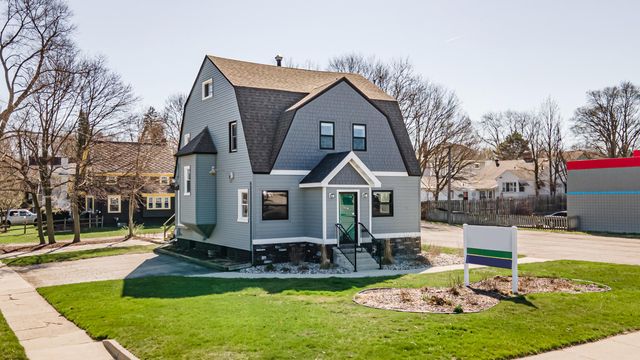 2325 S Cedar Street, Lansing