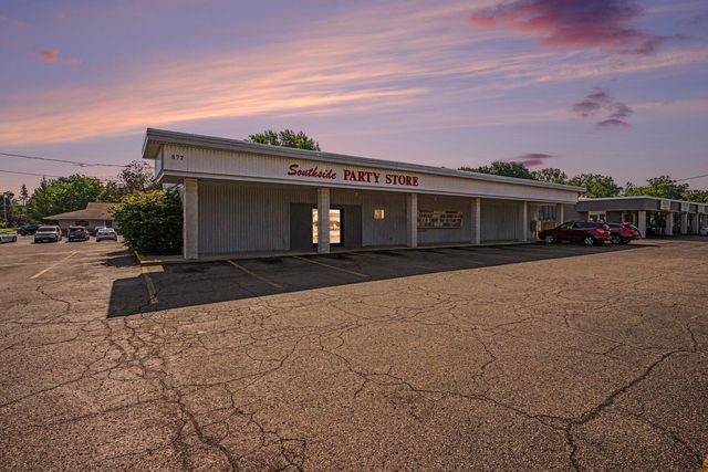 877 Washington Avenue, Holland