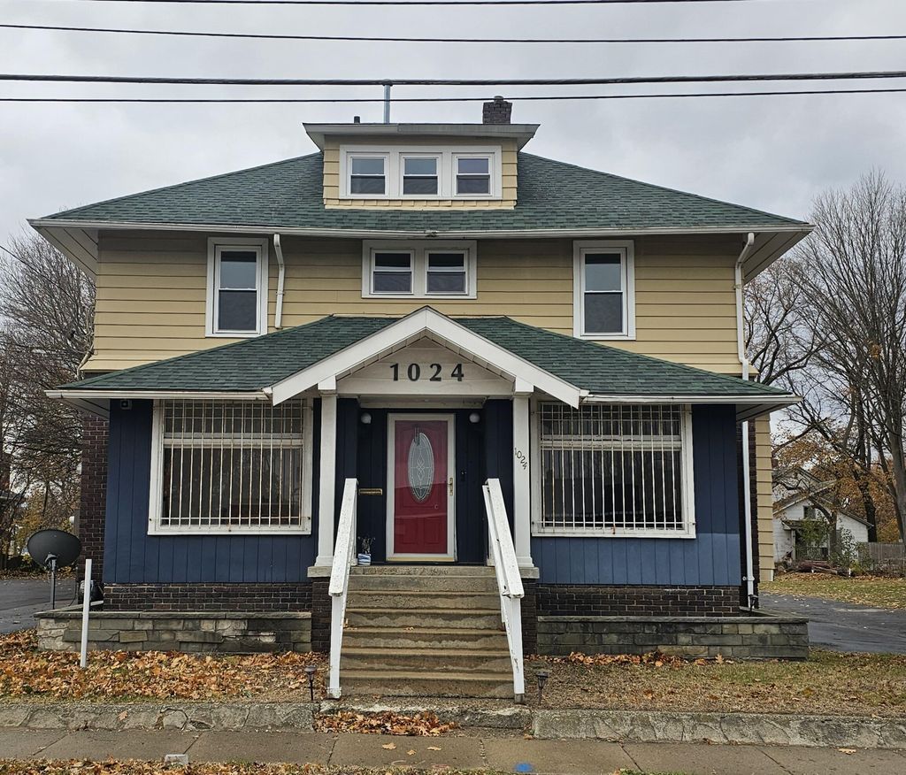 1024 S Grand Traverse Street, Flint city
