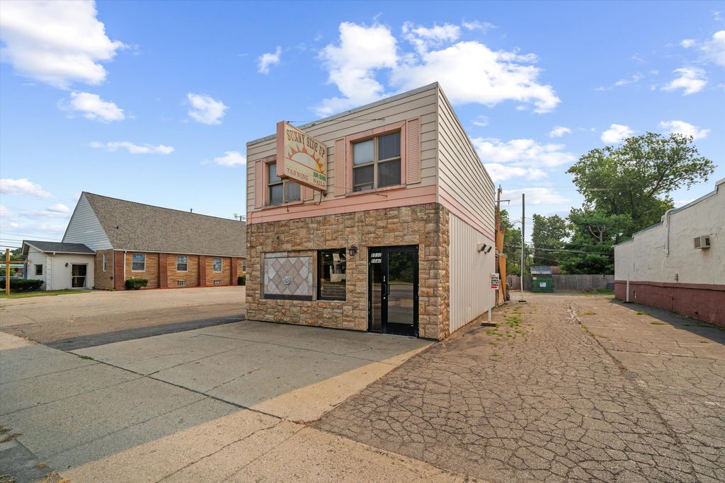 1030 N Wayne Road, Westland city