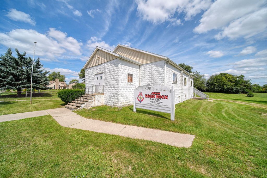 1245 Division Street, Adrian city