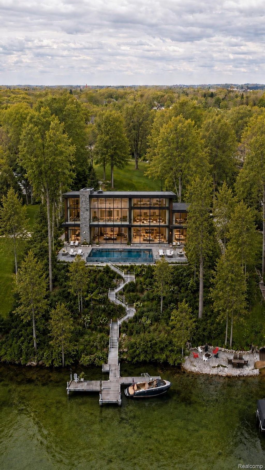 940 Lake Angelus Shrs, Lake Angelus city
