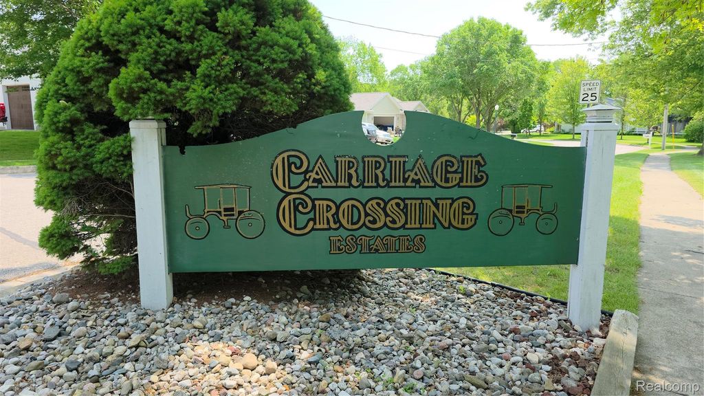 10294 Carriage Way, Davison city