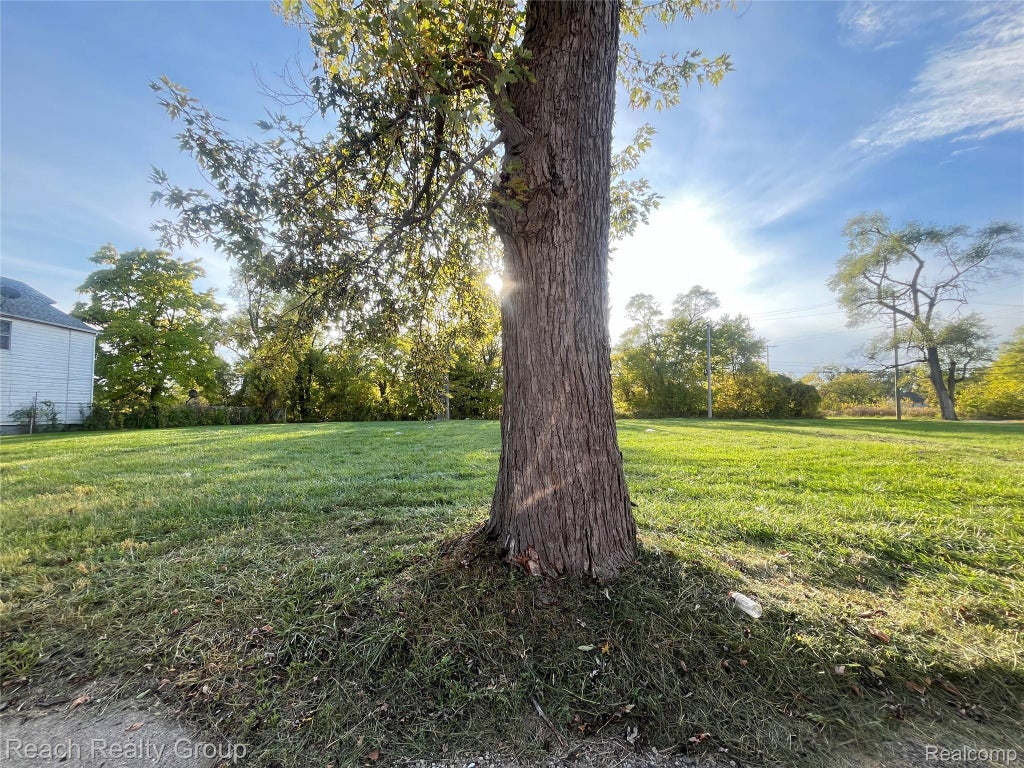 3837 Cadillac Blvd, Detroit city