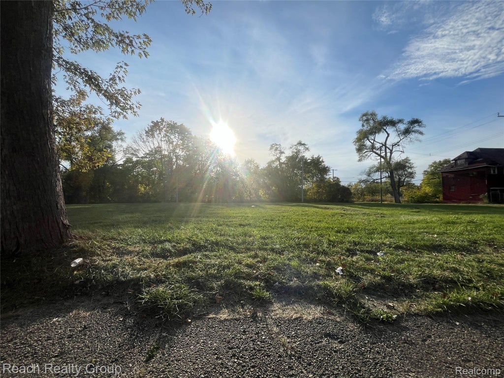 3841 Cadillac Blvd, Detroit city