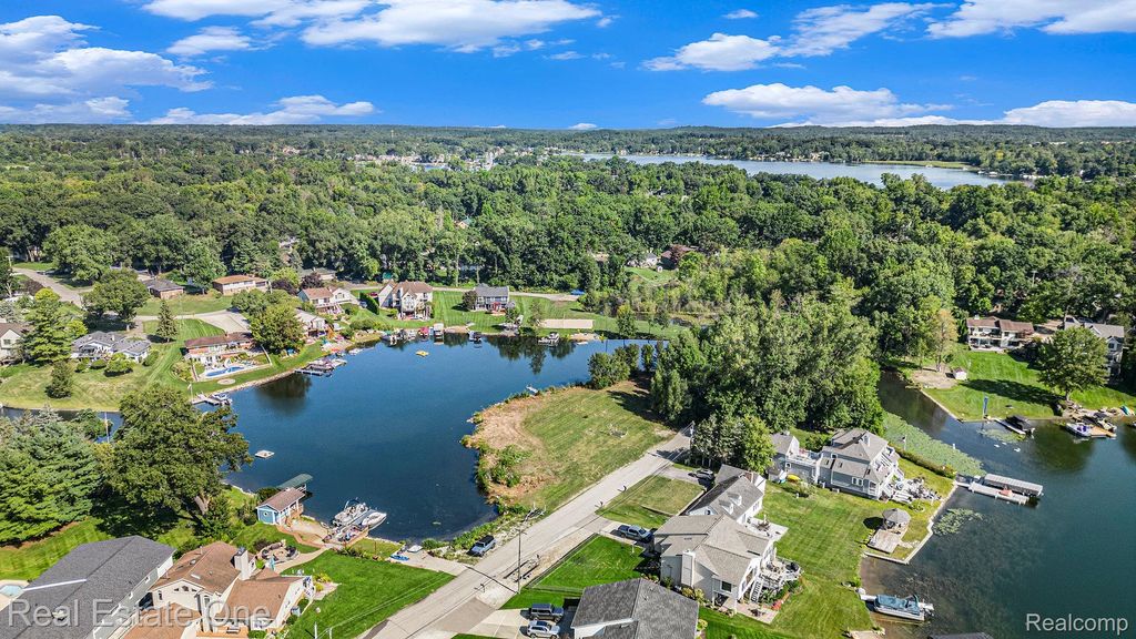 00 Coledale Drive, White Lake charter township