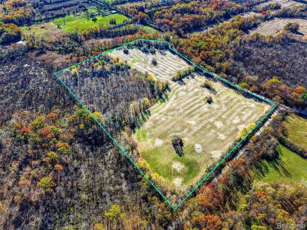 34 Spencer Road, Northfield township