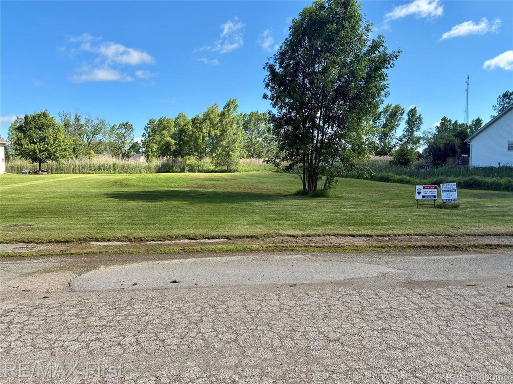 39 Deer Park, Capac village