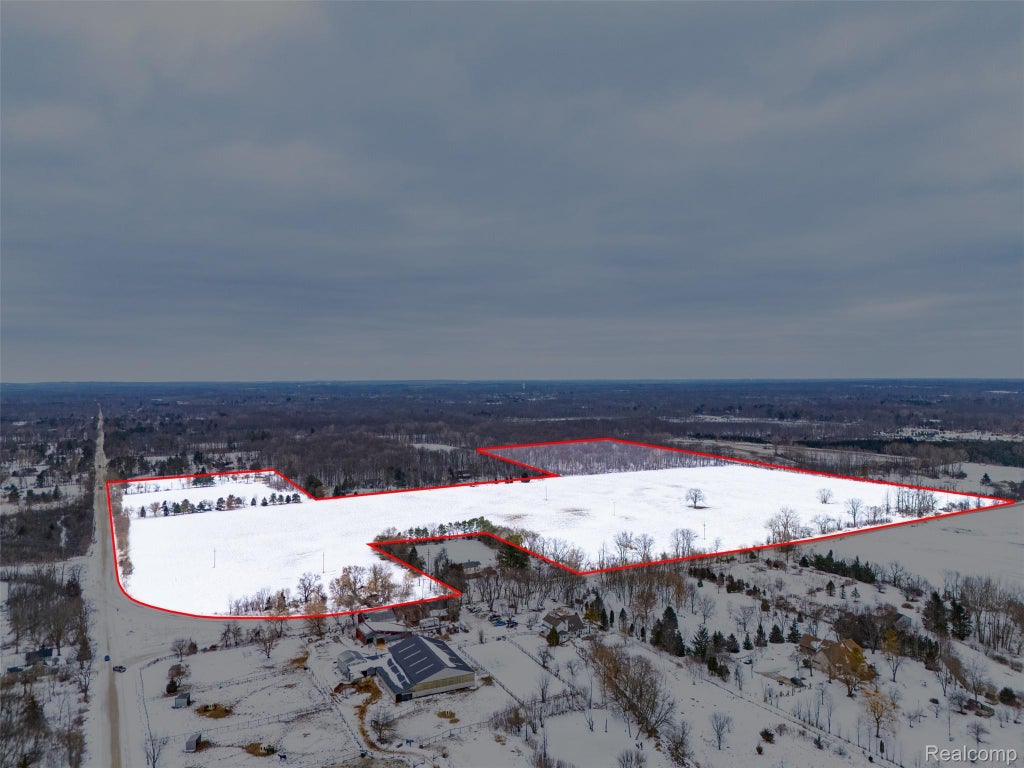 A00 6 Six Mile Road, Salem township