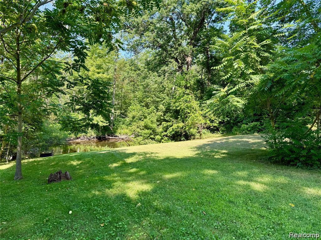 15276 Outer Drive, Argentine township