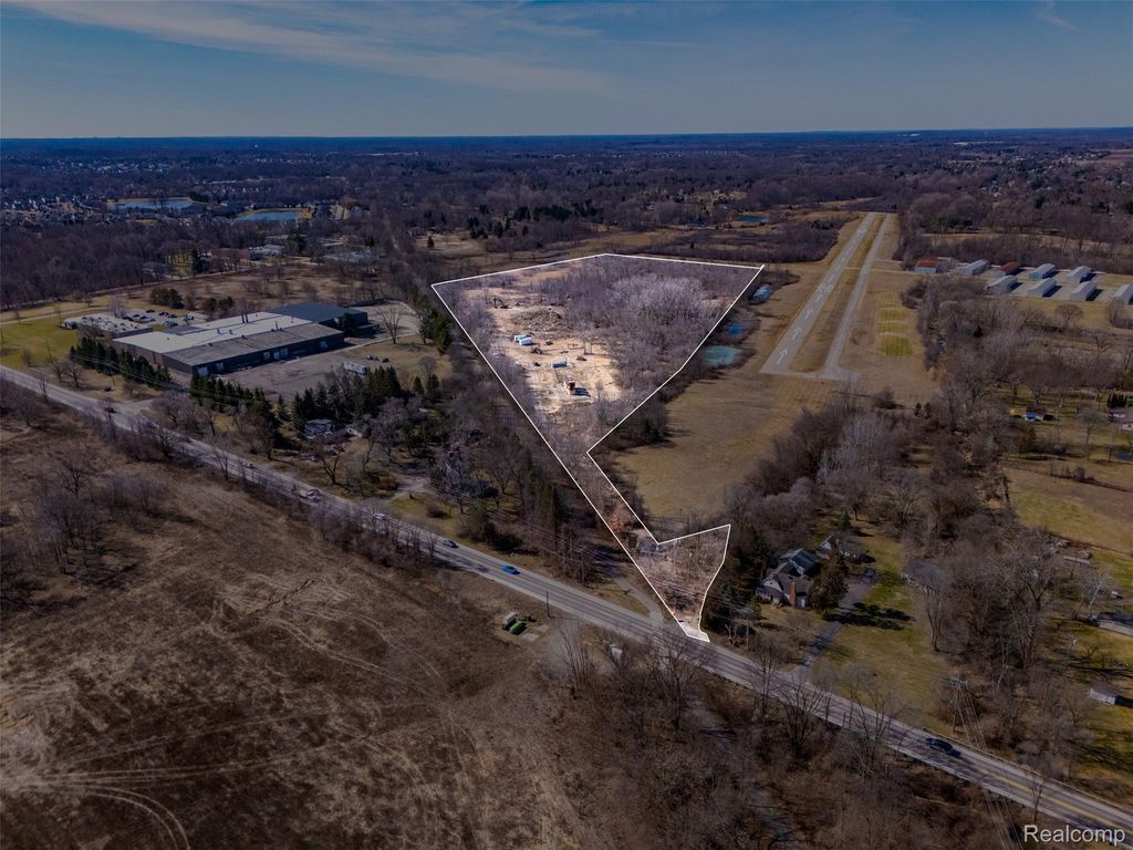 00 Milford Rd. Road, Lyon charter township