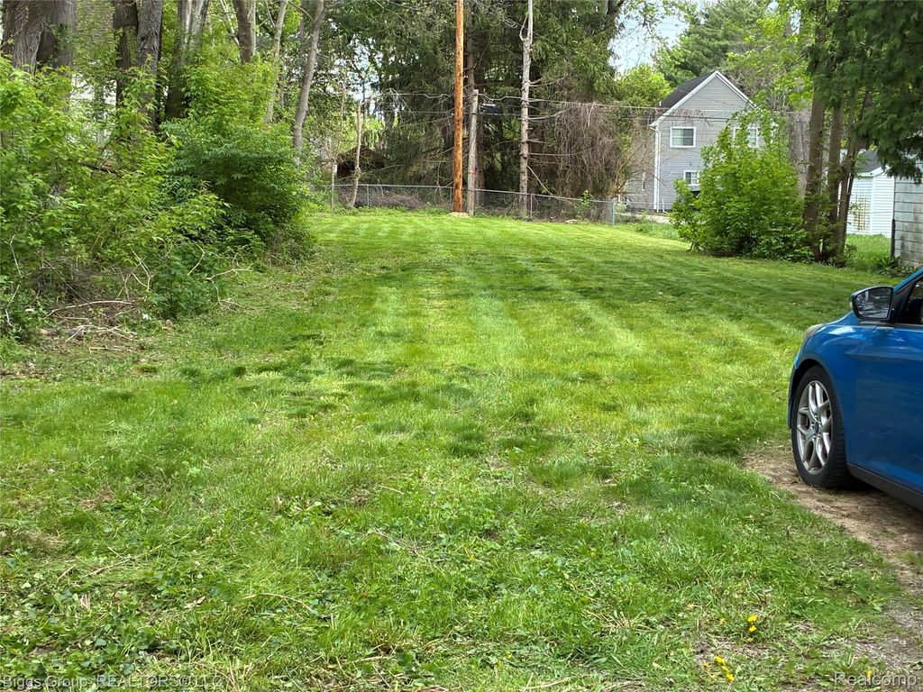 20440 Delaware Avenue, Redford charter township
