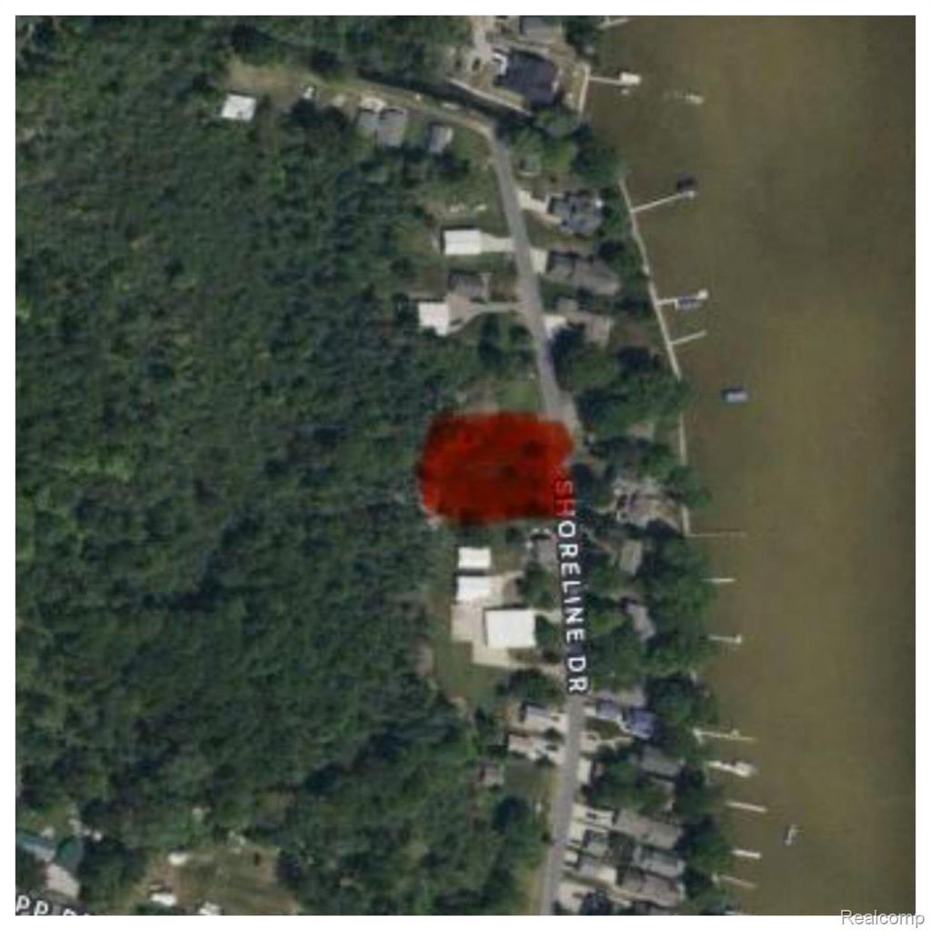Shoreline Drive, Houghton Lake