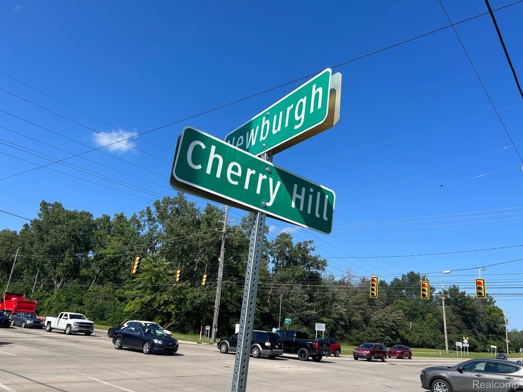 37390 Cherry Hill Road, Westland city
