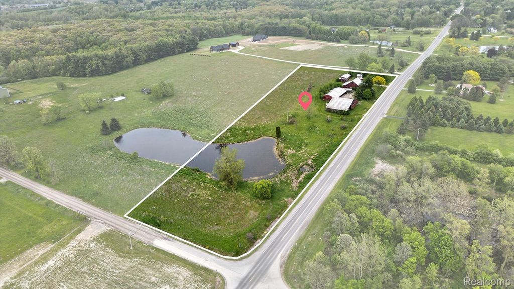 8103 Baldwin Road, Atlas township