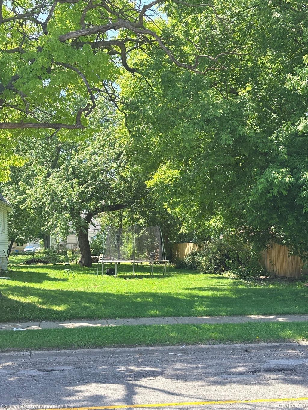 48 Columbia Avenue, Pontiac city