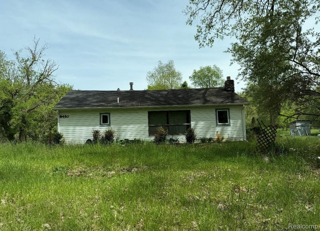 8450 Pepper Road, Rose township