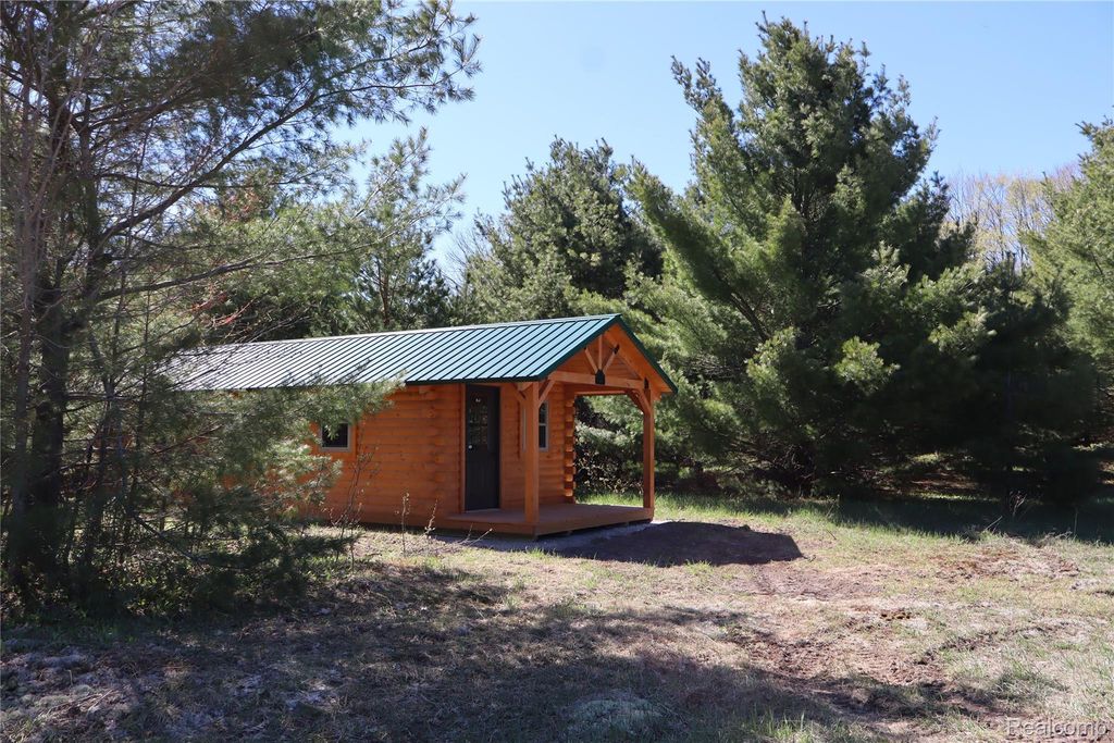 5575 E 26 Mile Road, Pickford township