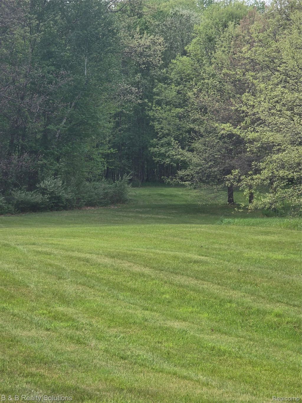 Unit 12 Sheryl Court, Mayfield township