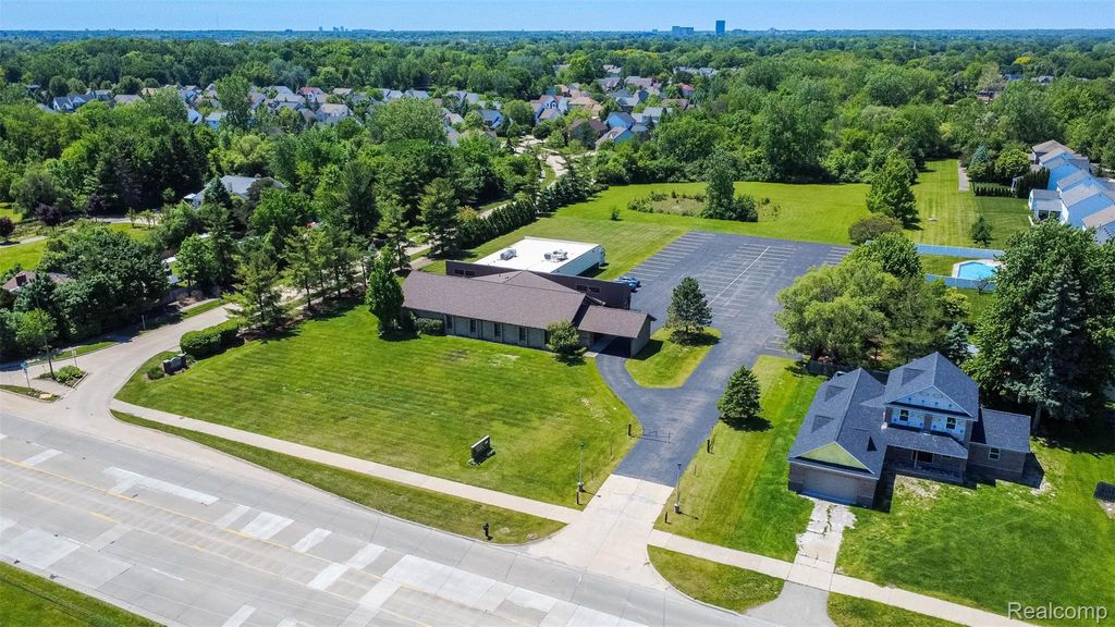 38505 Dequindre Road, Troy city