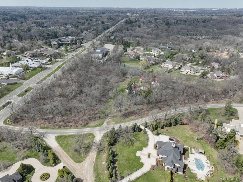 5044 Charing Cross Road, Bloomfield Hills city