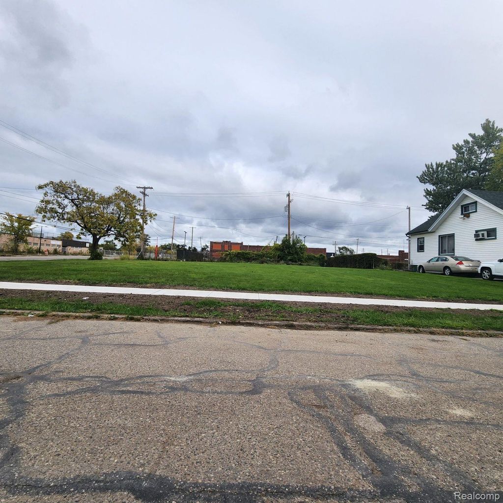 12406-12416 Greenlawn Street, Detroit city