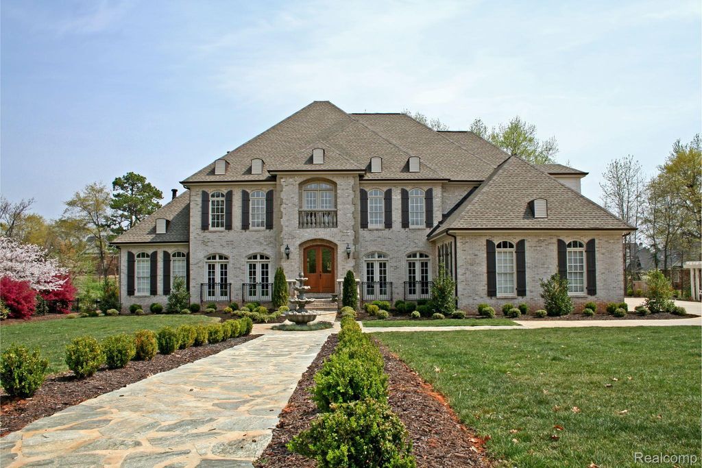 31111 Lahser Road, Beverly Hills village