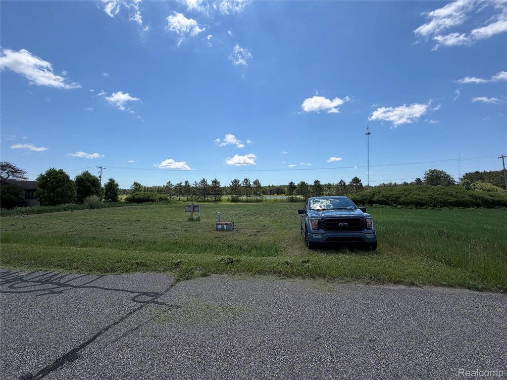 1431 Preston Drive, Butman township
